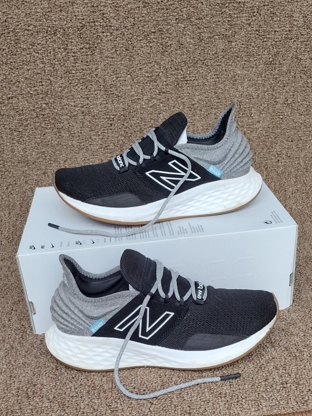New Balance Fresh Foam ROAV Running Shoes Women's Size 9 B Sneakers Black Gray